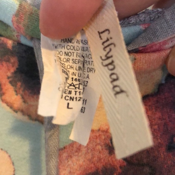 Floral pullover - Picture 3 of 3